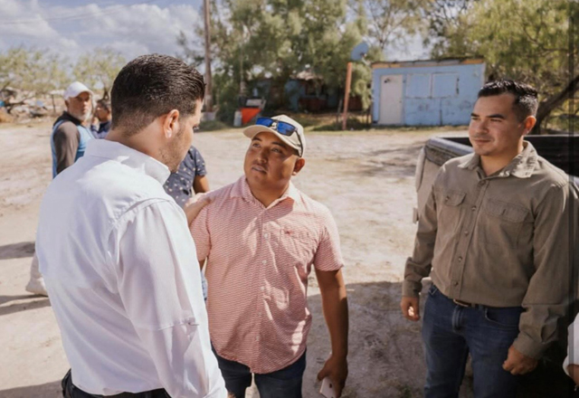 Supervisa Beto Granados, ampliación de red de agua en el Callejón de los Pescadores; en Higuerillas