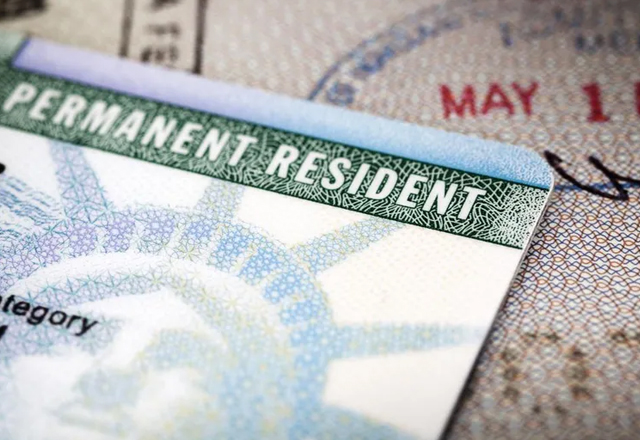 EU revisará residencia permanente a ciudadanos de estos países