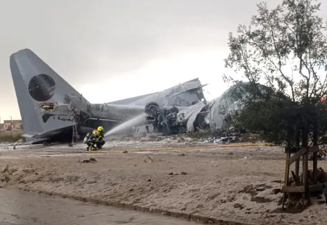Avión militar se estr3lla en El Alto, Bolivia; hay al menos 15 mu3rtos