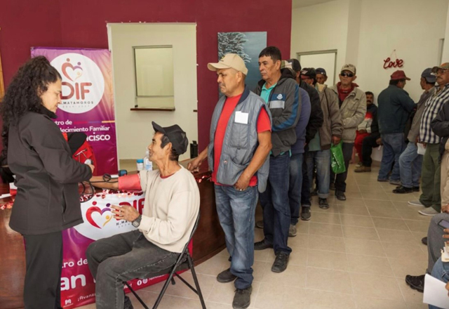 Beneficia DIF Matamoros a familias del Ejido San Francisco con Brigada Asistencial, acercando servicios de atención social