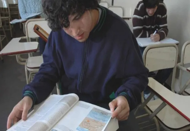 SEP anuncia nuevo modelo de bachillerato para jóvenes que buscan estudiar menos horas