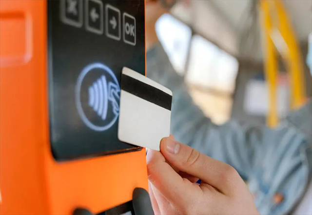 Tamaulipas moderniza el transporte: ‘Peseras’ tendrán pago con tarjeta prepago y cámaras