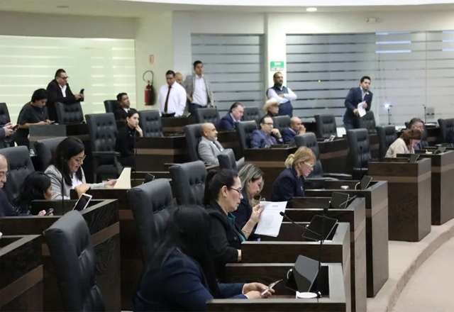 Panistas impugnan ley contra diputados faltistas e improductivos