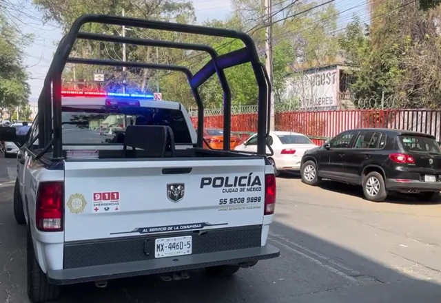 Alumno ingresa arm@do y con c@rtuchos a secundaria