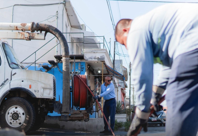 Atiende JAD reporte de drenaje en la colonia Buenavista
