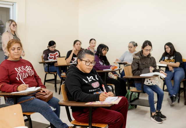 Beto Granados apoya a las mujeres para mejorar sus oportunidades de vida