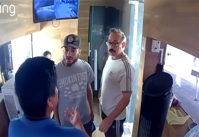 Presunto boxeador amateur golpea brutalmente a guardia de seguridad en Nuevo León (Video)