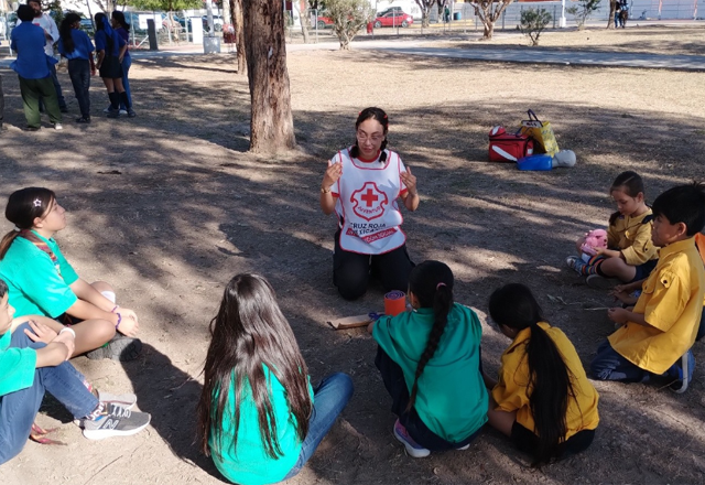 Hacen colecta de juguetes para los niños especiales