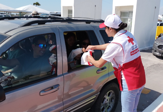 Celebran a los niños en la clínica Lomas de San Juan de Cruz Roja