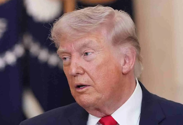 Buques de guerra estadunidenses cruzan el estrecho de Ormuz