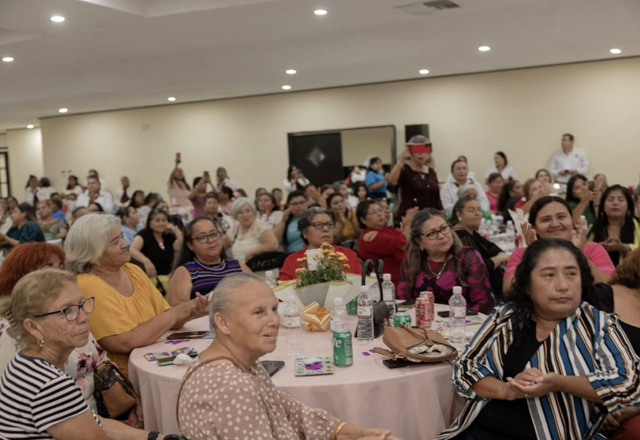 Reconoce Beto Granados a más de 400 Madres Líderes de Colonia en Matamoros