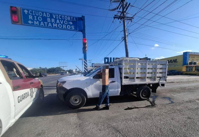 Recuperan camioneta con reporte de robo en Valle Hermoso