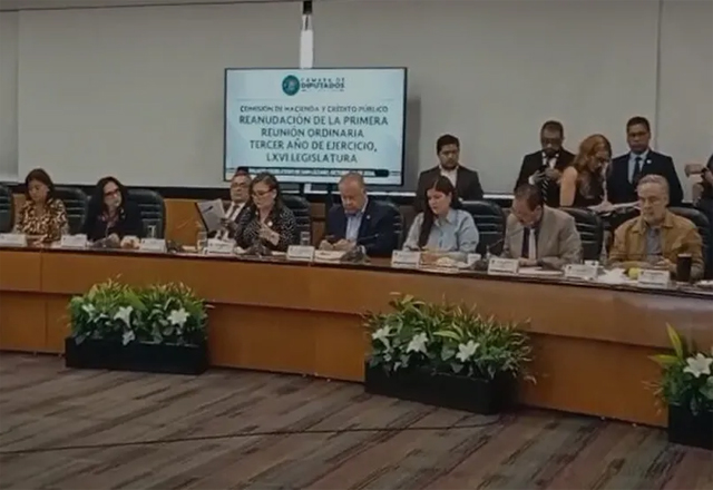 Avanza Ley Federal de Derechos en San Lázaro