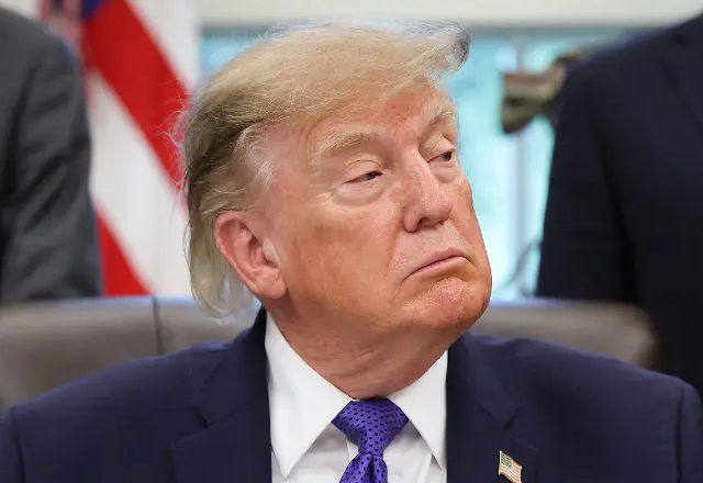 Tras prometer 5 mil dólares, ofrece Trump 100 más